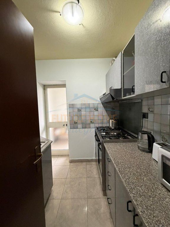 Shitet, Apartament 2+1+2, Vasil Shanto, Tiranë.