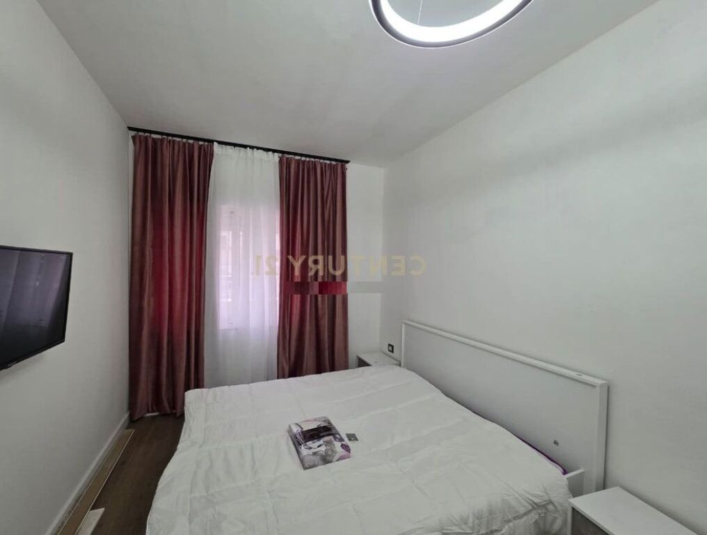 APARTAMENT 1+1+VERANDE, KOMUNA E PARISIT, PRANE LULISHTES 1 MAJI