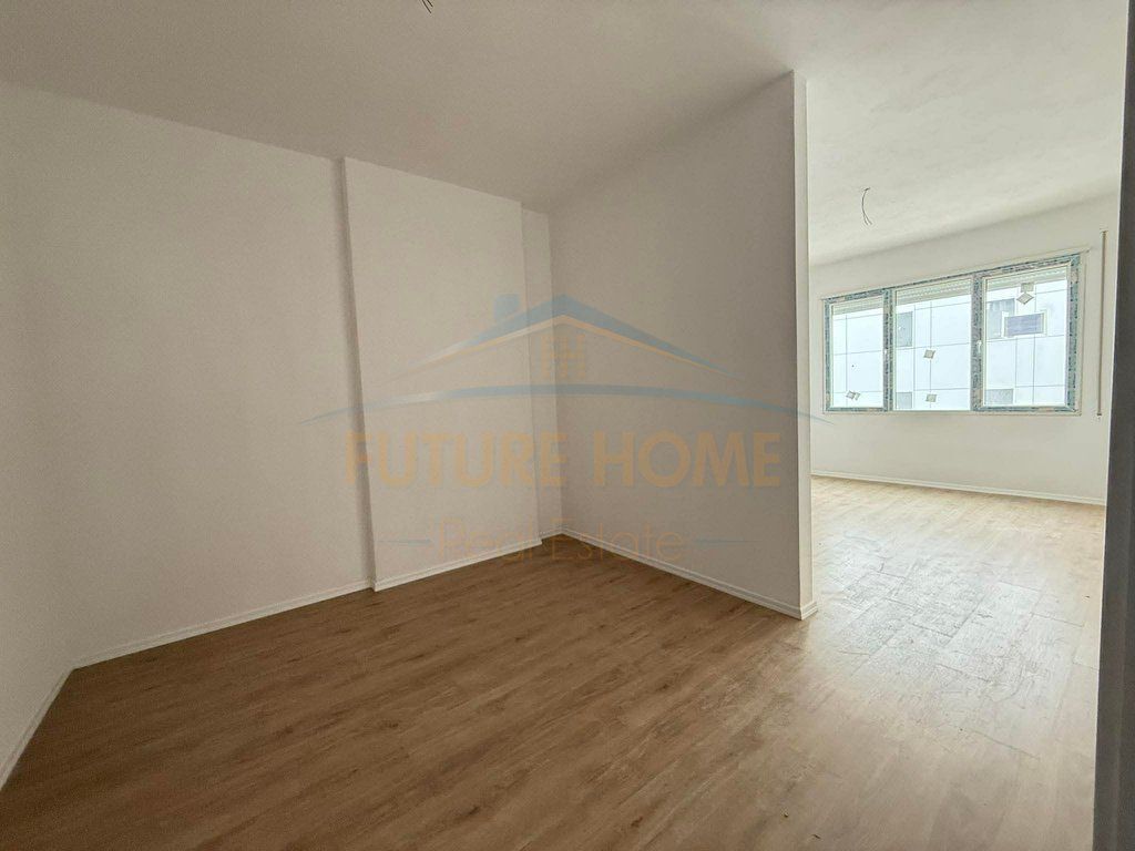 SHITET APARTAMENT 2+1+POST PARKIMI , KAMEZ