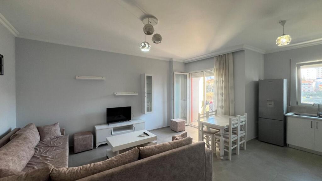 In Affitto: 1+1📍Ali Dem (Via Pasho Hysa) - 430€ - Sup.80m² - Nuovo Palazzo Anno 2024 || Illuminazione naturale &amp; Vista rilassante🌞