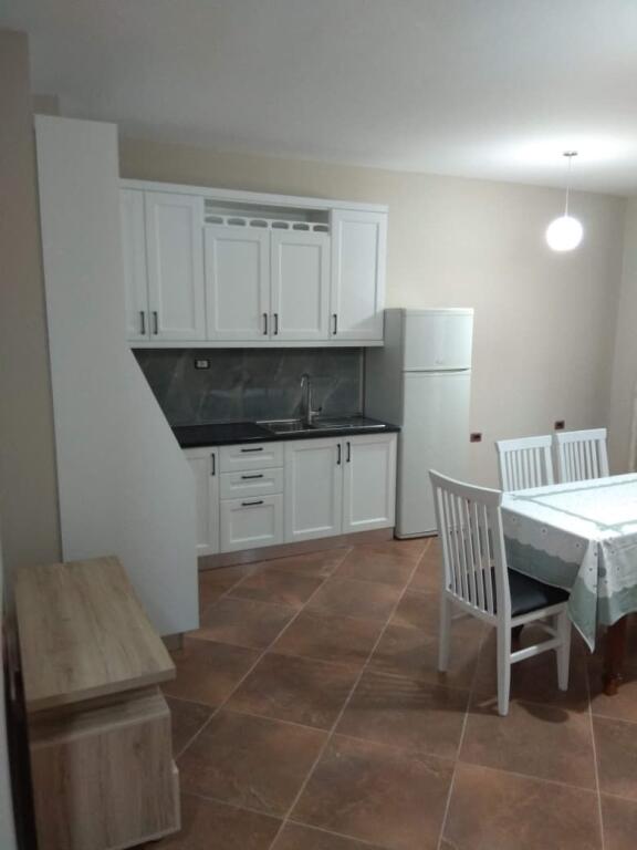 Jepet me qira apartament te rrota kuqe