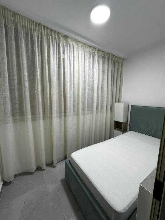 🏢Viale Zogu I, dietro la Facoltà di Scienze Naturali, Duplex in affitto, 2+1, arredato 700 Euro