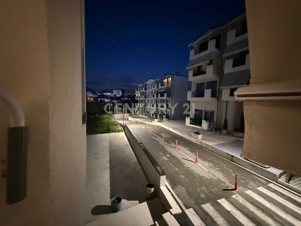 APARTAMENT 1+1 ME POST PARKIMI NE OASIS LAKE RESIDENCE