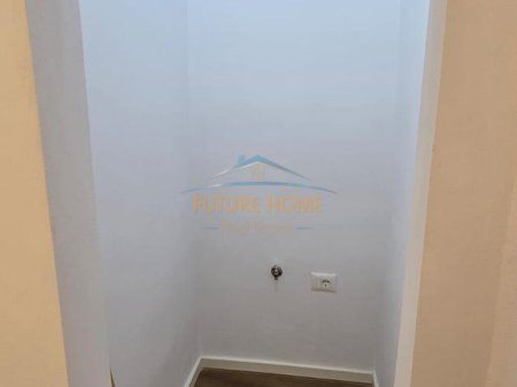 Shitet, Apartament 1+1+Depo, Rruga Kongresi i Lushnjes, Tirane.