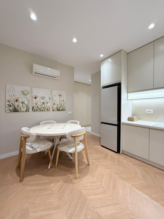 MODERN 2+1 APARTMENT FOR RENT NEAR THE DRY LAKE