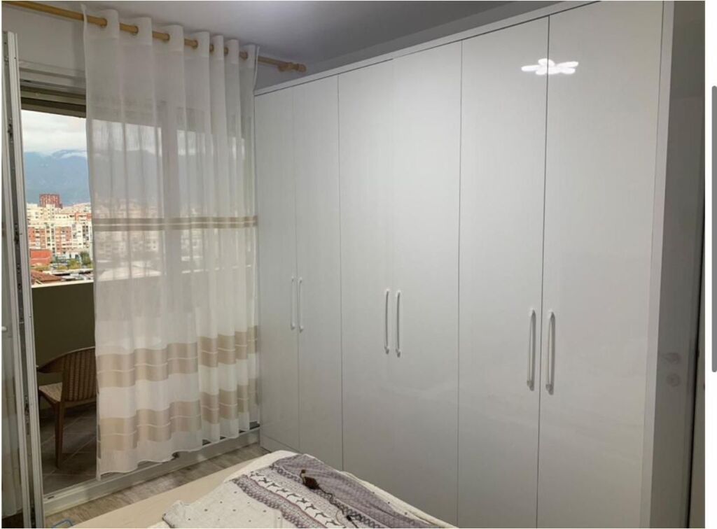 🏠 JEPET ME QIRA APARTAMENT 1+1 + GARAZHD 📍 Përballë Spitalit Amerikan 3💶 600 € / muaj