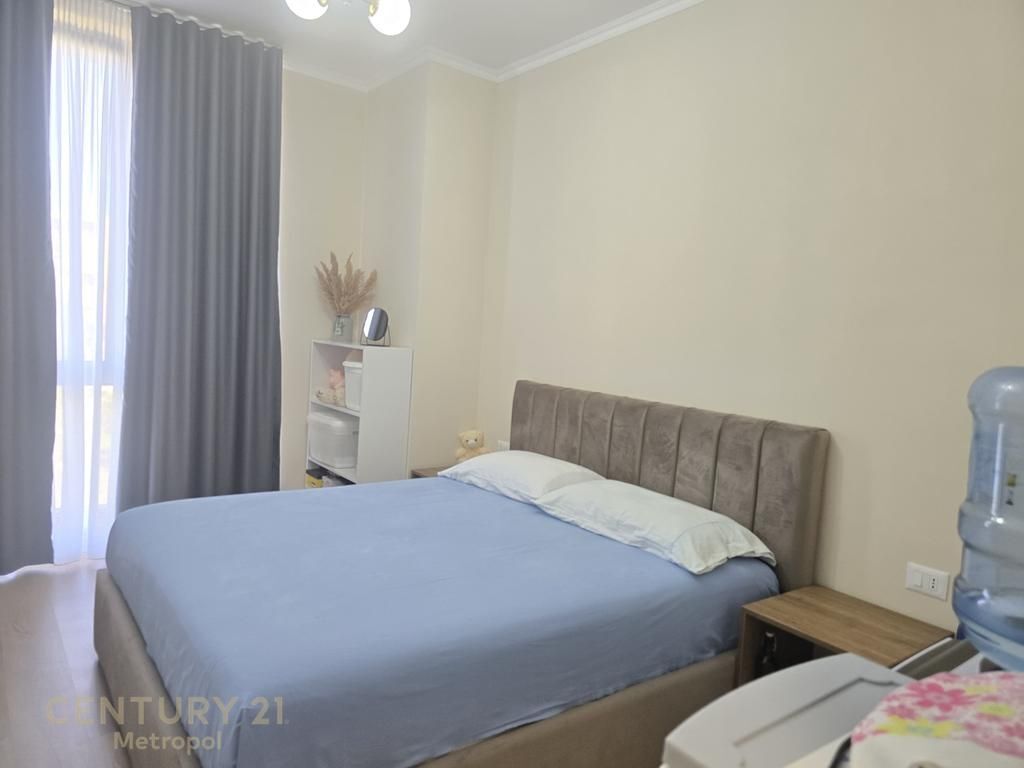 Japim me qira apartament 1+1 te Bulevardi i Ri