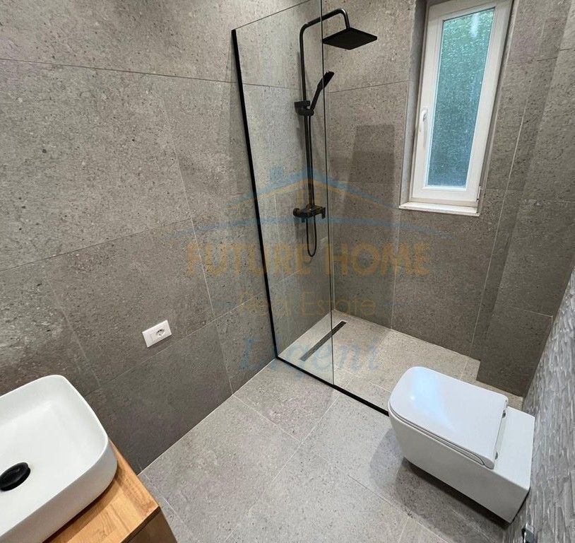 Affitto, Appartamento 2+1+2, Giardino Botanico, Tirana.