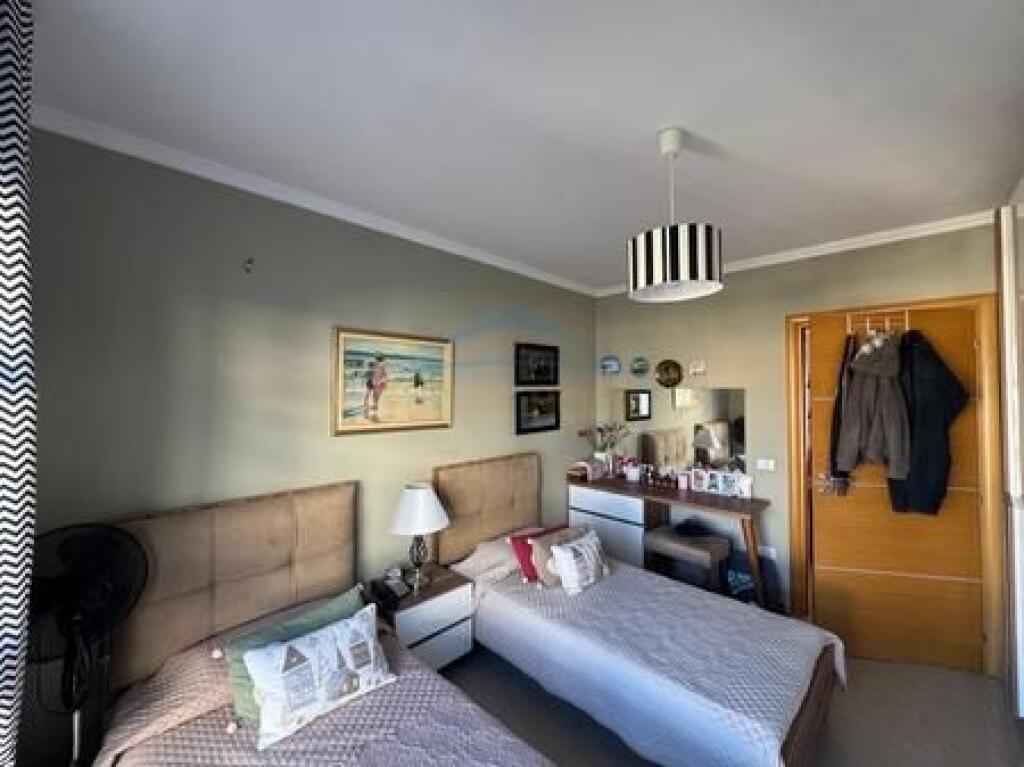 Shitet , Apartament 3+1+2 , Rruga e Kosovareve