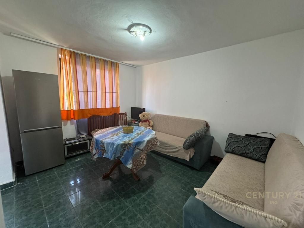 Apartament ne shitje 1+1 rruga 4 Deshmoret