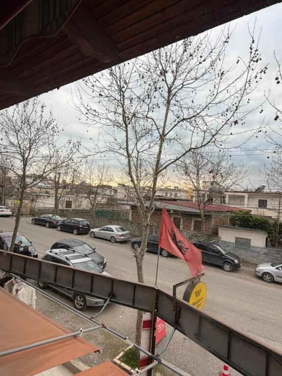 Business premises for rent located in the hospital next to the main road Petrit Llaftiu