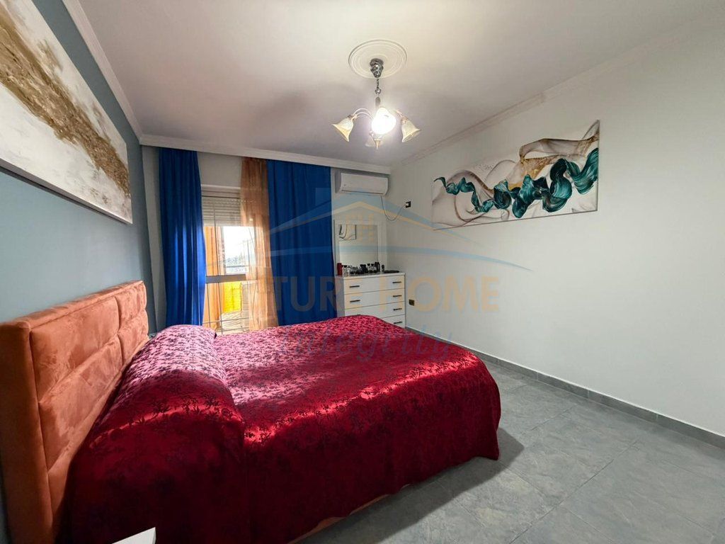 Shitet, Apartament 2+1+2, Vasil Shanto, Tiranë.