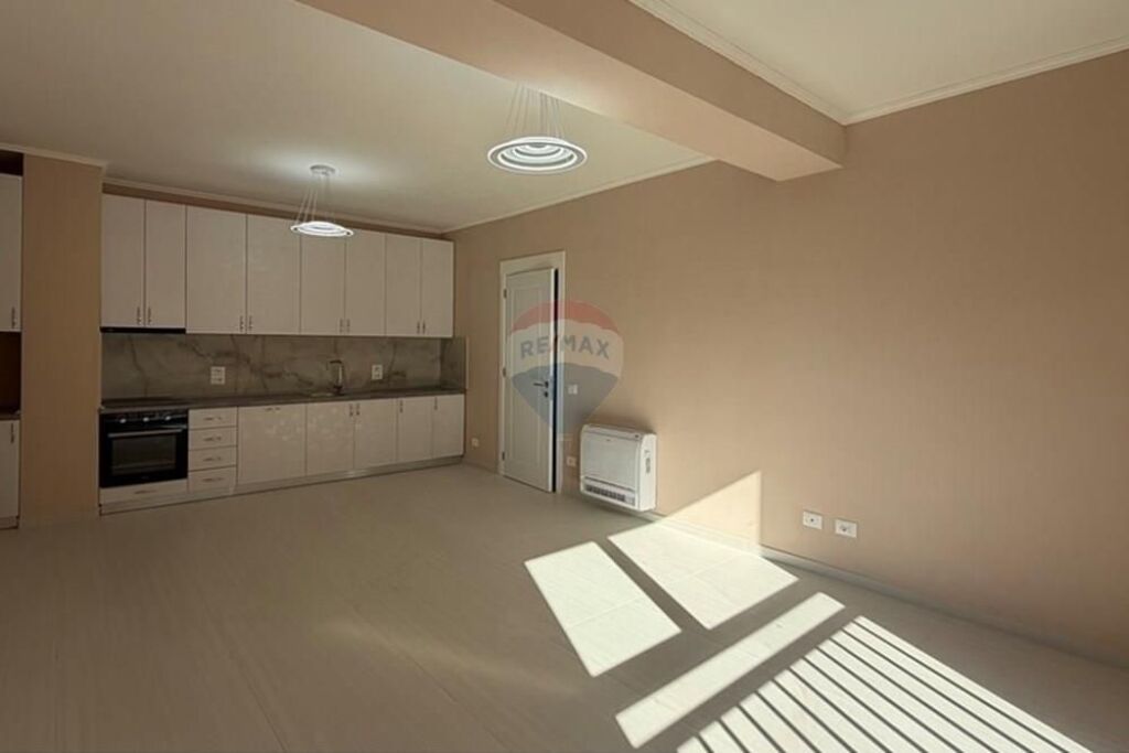 Bulevardi i Ri, jepet me qira 2+1+2