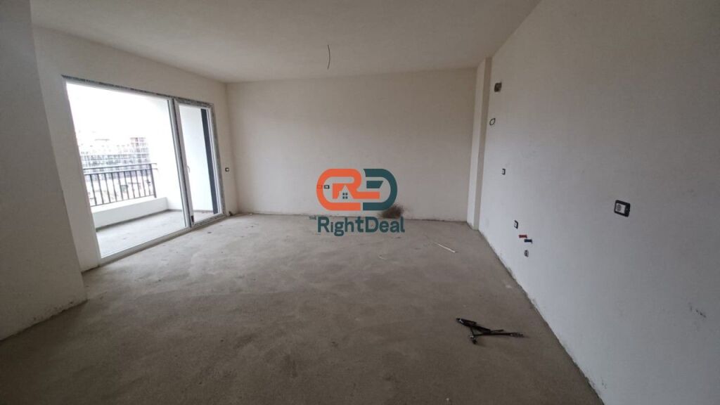 A Paskuqan presso Platinium 1, Appartamento 2+1+2 con Planimetria Regolare in Vendita!!!