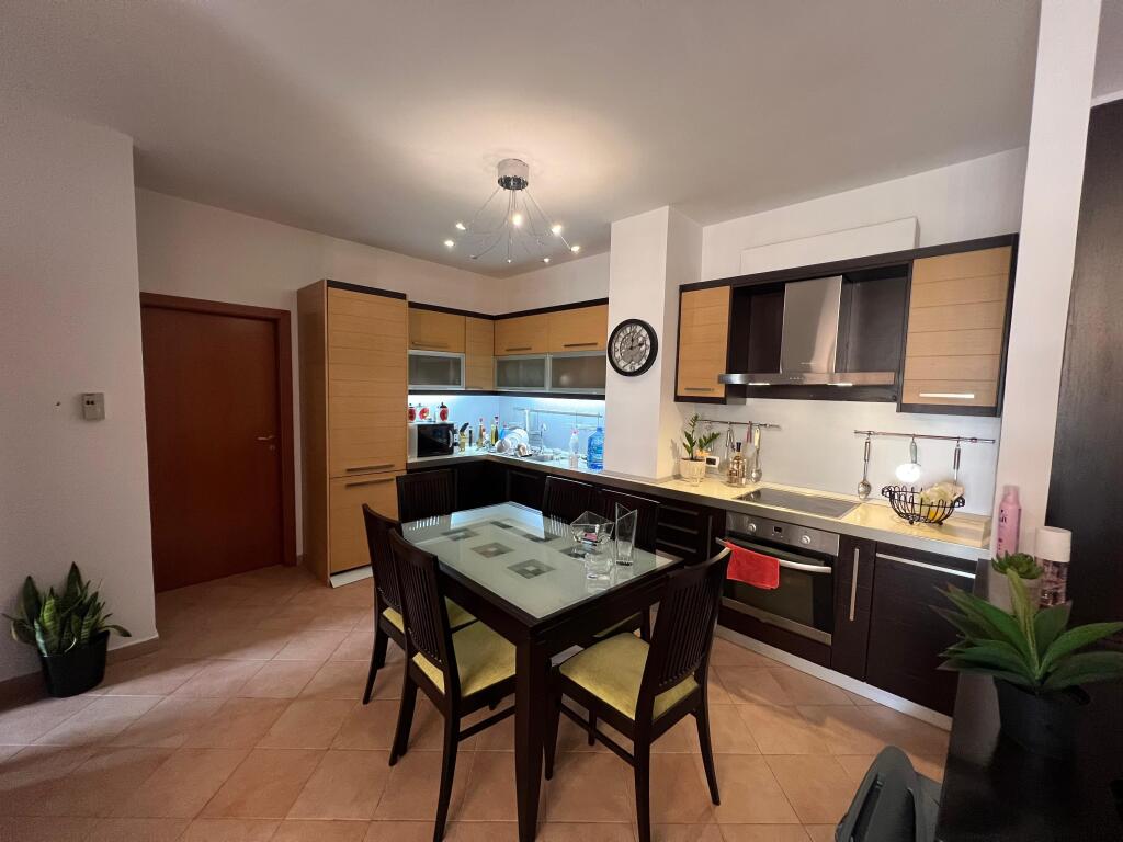 Super apartment at Komuna e Parisit