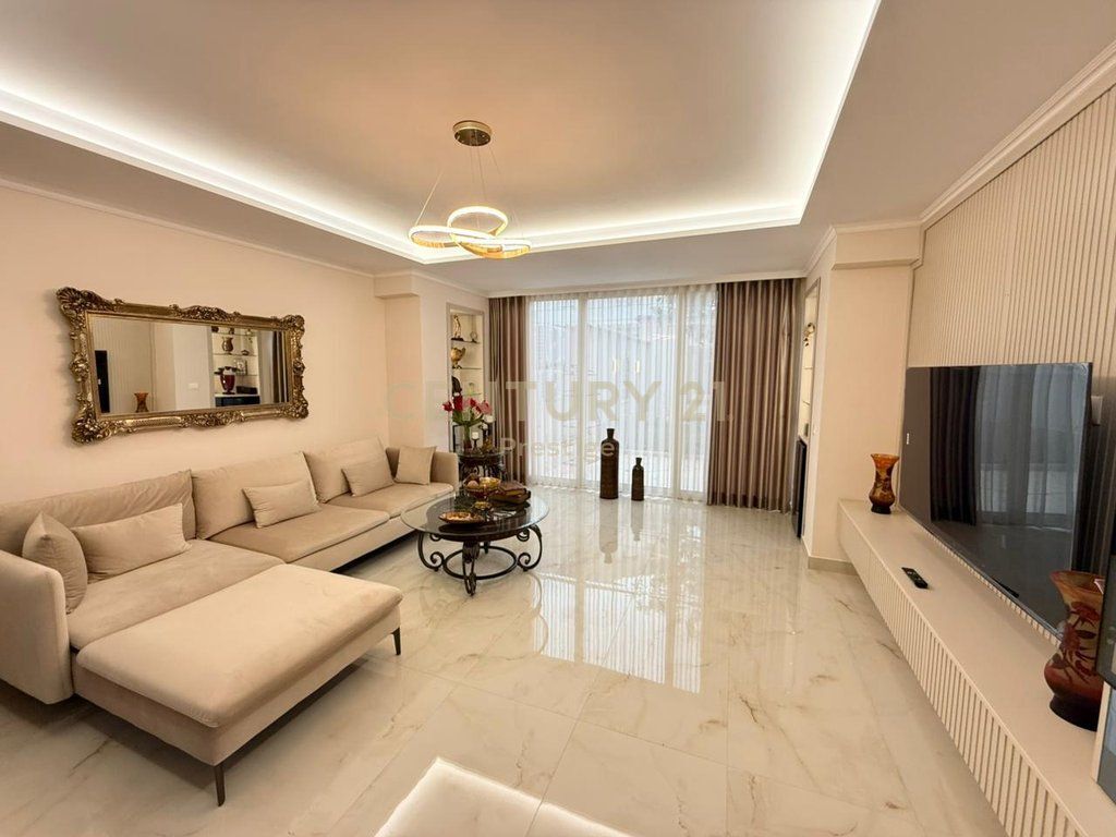 VILLA IN AFFITTO, SITUATA NELLA ZONA DI XHAMLLIK, TIRANA!