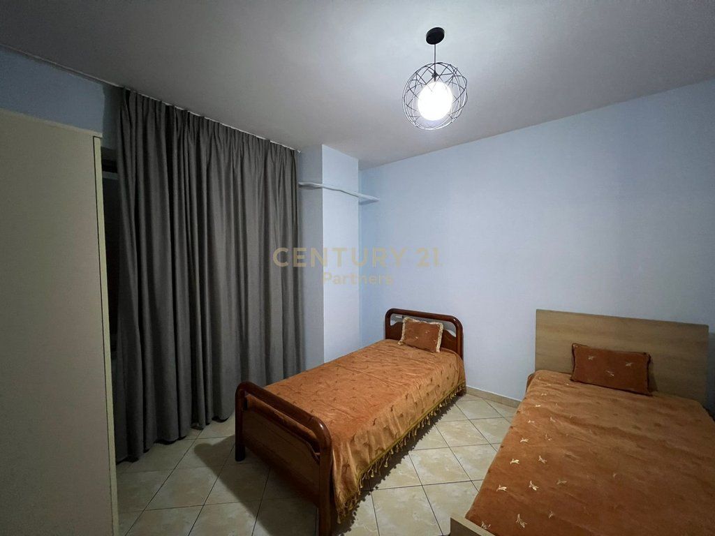 Appartamento moderno 2+1+2 in affitto nella zona Globe, vicino al ex Parco, Tirana.