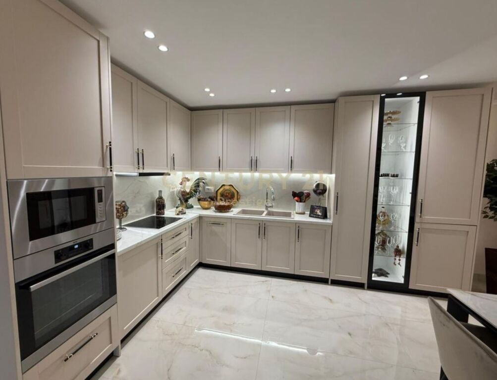 ✨ In Affitto – Villa 2+1 Confortevole a Xhamllik, Tirana