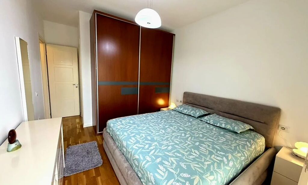 Jepet me qera 2+1 kopshti botanik