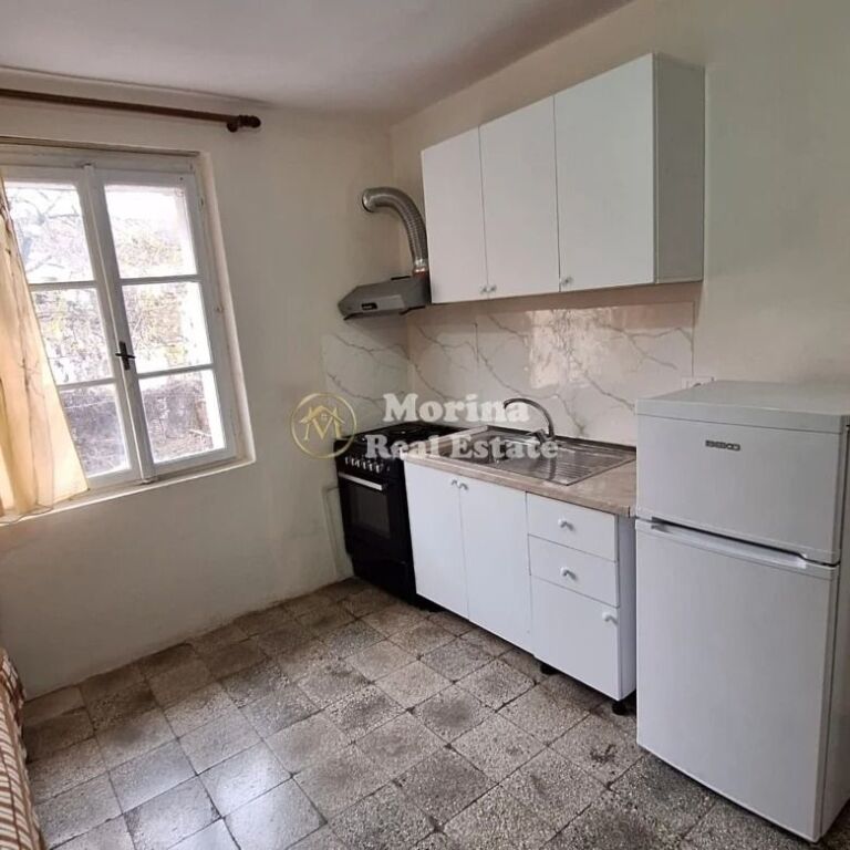 Qera | Apartament 1 + 1 | Medresjea / Tregu Industrial | 300 €/muaj