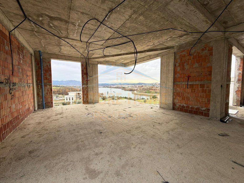 In vendita, Villa, Farke, Tirana