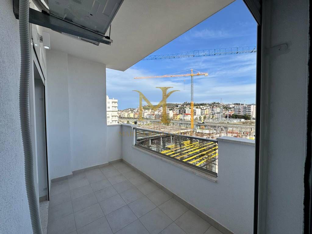 Qira apartament 1+1 ne Golem. Pallati i ri