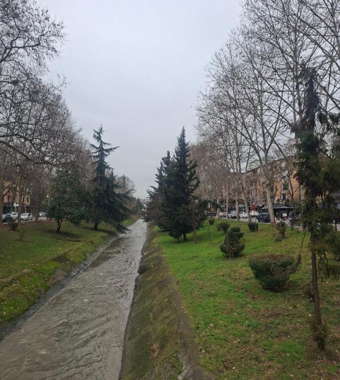 NEGOZIO IN AFFITTO 120 M2 EX ESPOSIZIONE 2500 €