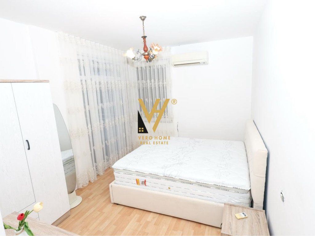 JEPET APARTAMENT 2+1 ME QERA TE KOPSHTI BOTANIK 100.000 LEKE