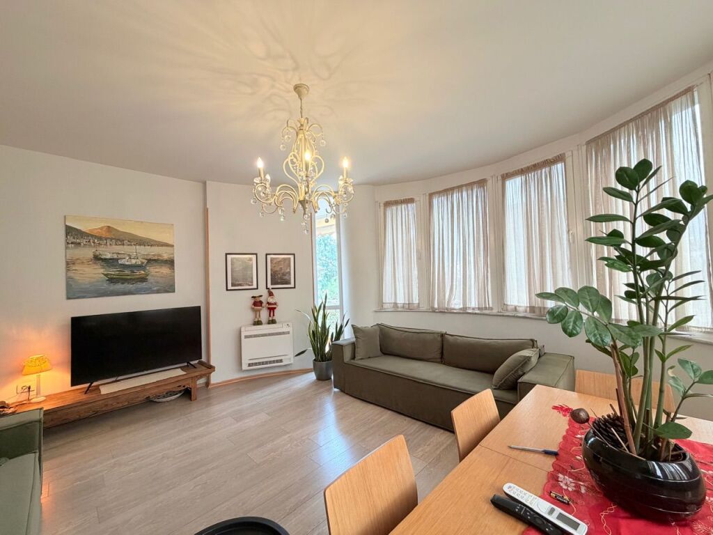 SHITET apartament 3+1 plot dritë tek HIPOTEKA e Tiranës