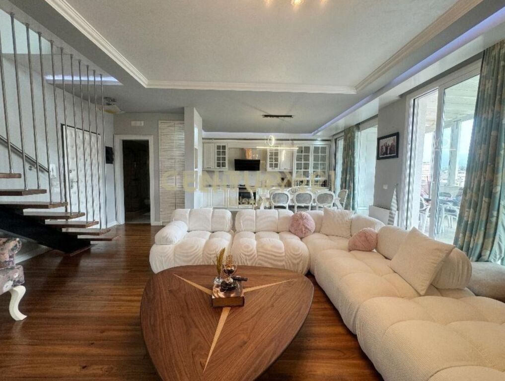 ✨ Jepet me Qira – Duplex 2+1+2 me Verandë tek Liqeni i Thatë