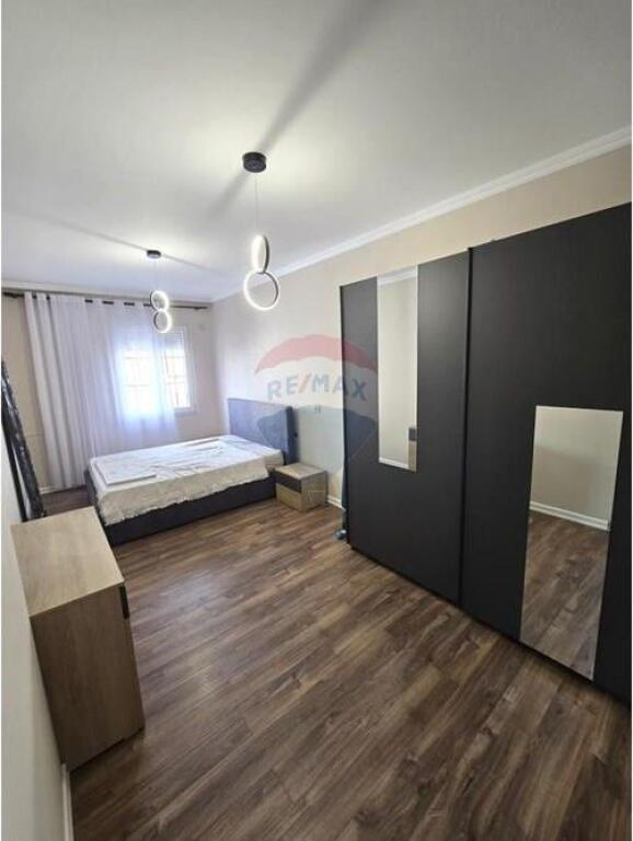apartament 2+1 me qera tek square 21