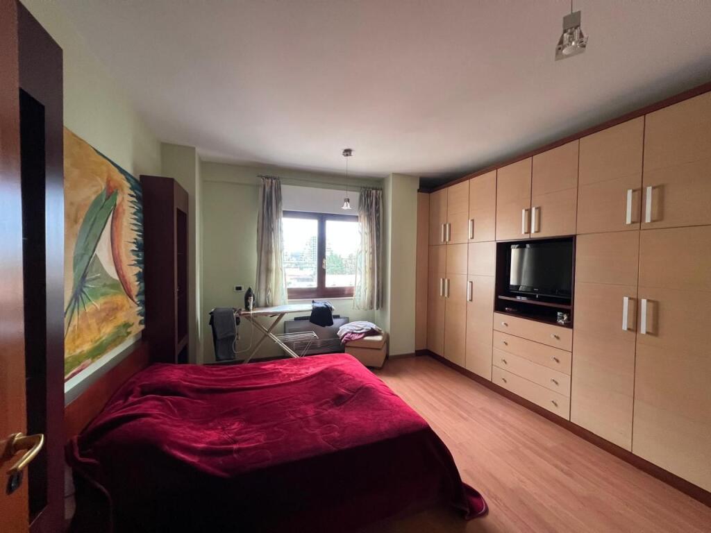 APARTAMENT 2+1 E SHITJE TE KOMUNA PARISIT