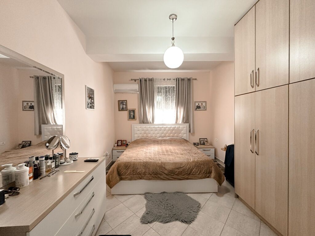 Shitet apartament 2+1 te Liqeni i Thatë, Tiranë