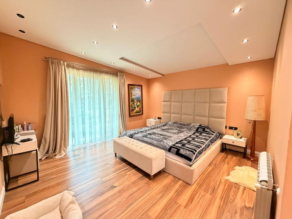 JEPET VILE UNIKE ME QIRA NE PETRELE !