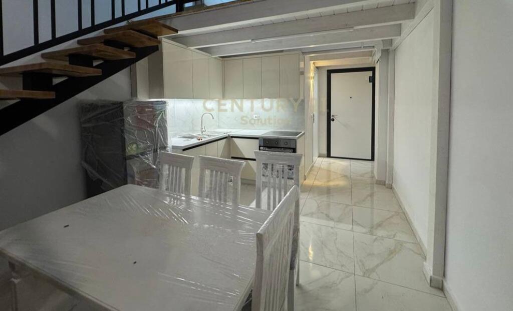 Appartamento 1+1 in forma Duplex, vicino a Birra Tirana,