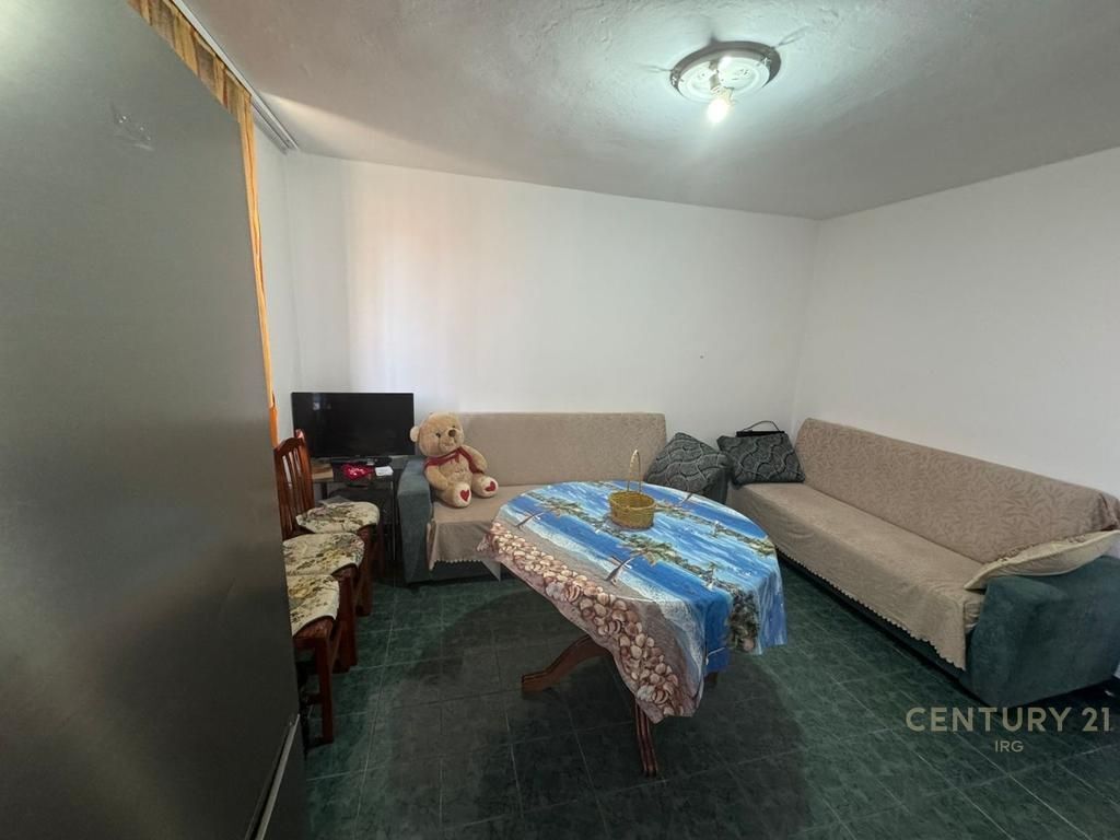 Apartament ne shitje 1+1 rruga 4 Deshmoret