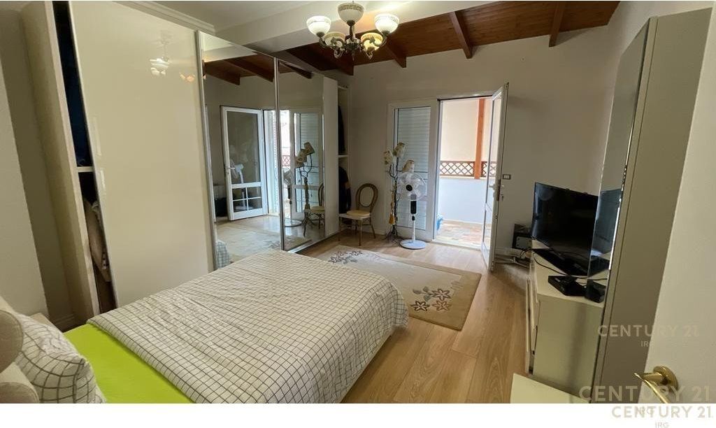 Kodra e Diellit Apartament per shitje 3+1+2!