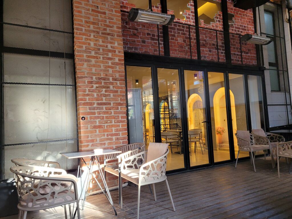 Bar ristorante in vendita vicino alla strada di Elbasan