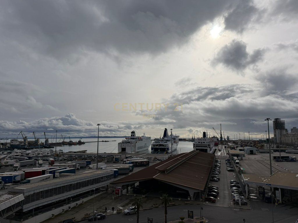 SUPER APARTAMENT 2+1 TEK RRUGA E RE E PORTIT