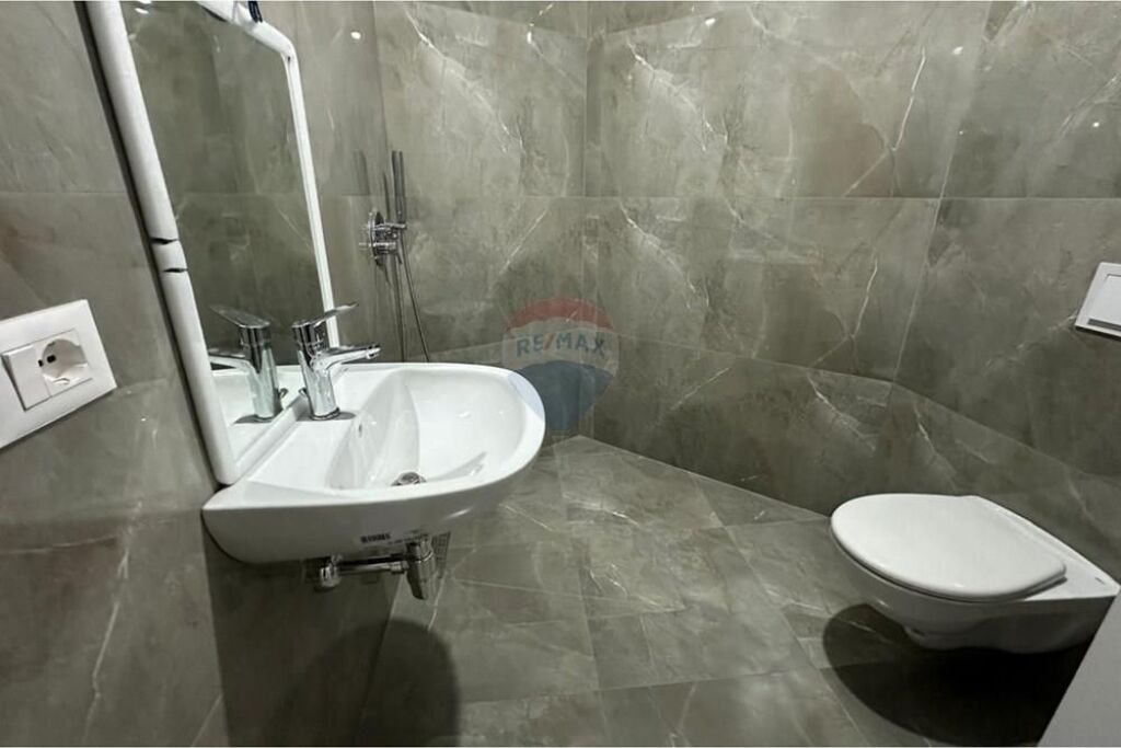 Shop - For Rent - Pharmacy 10, Tirana