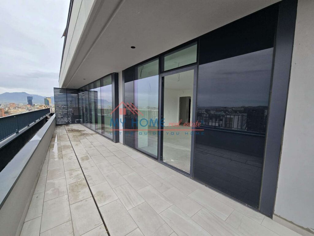 Apartament 3+1+2 Poste Parkimi ne Shitje te Lake View Residence Tirane