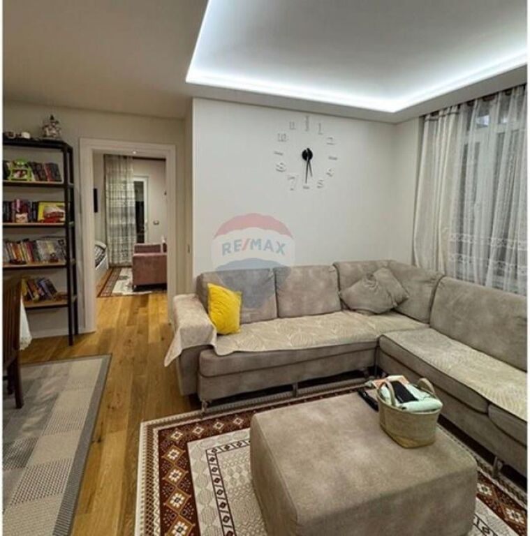 Apartment - For Rent - Pazari i Ri, Tirana