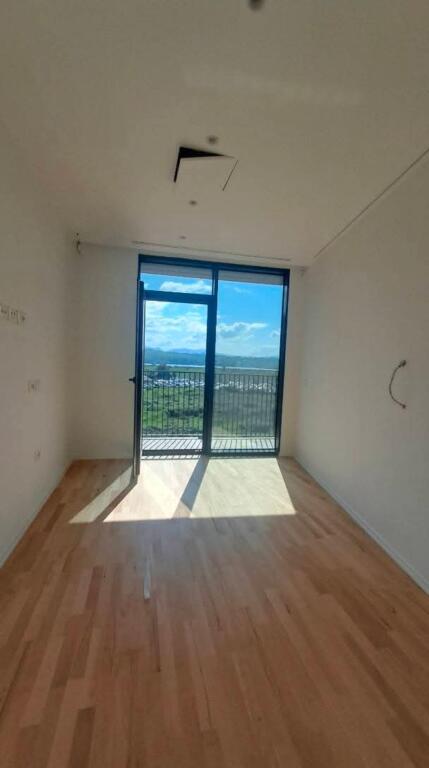 Apartament 2+1+2 me Parking - Lakeview