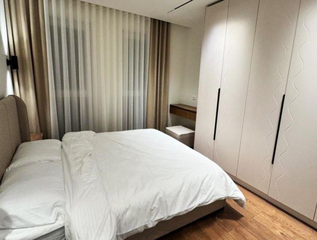 Apartament Me Qera 2+1 Ne Xhamllik (ID B2201715) Tirane