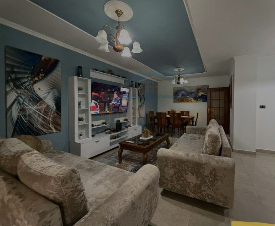 Shitet, Apartament 2+1+2, Vasil Shanto, Tiranë.