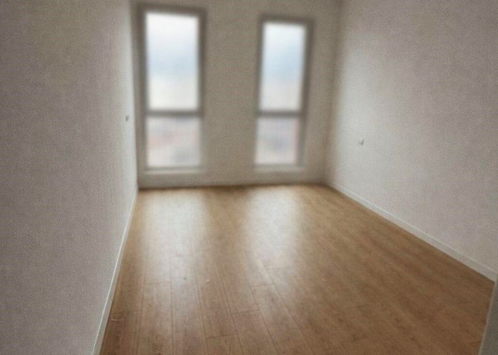 Zyre Me Qera prane Rruges se Elbasanit (ID BZ27102) Tirane