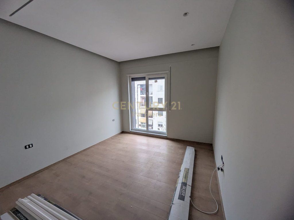 Apartment 2+1 for Rent at Kika 2, (empty, Suitable for Clinics), Paris Municipality