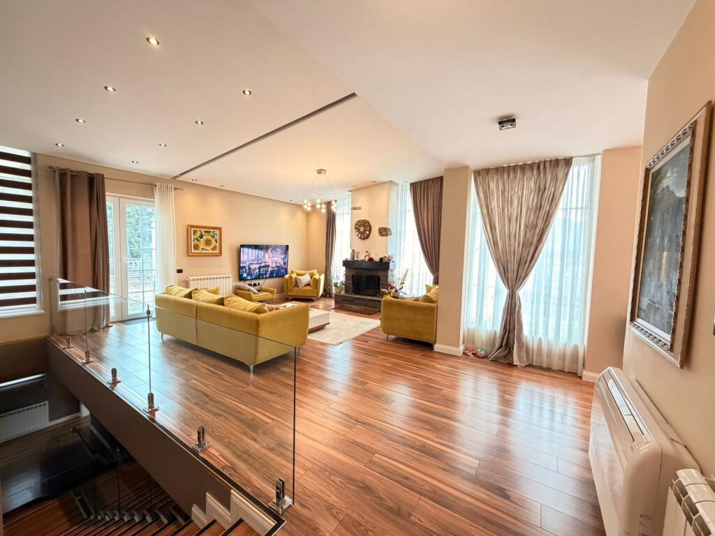 SHITET VILE UNIKE NE PETRELE !