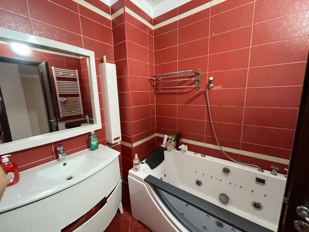 Shitet apartament 2+1 i mobiluar ne Don Bosko