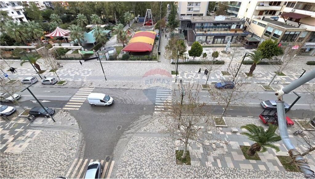 Apartament 2+1+2 ne shitje ne Bulevard